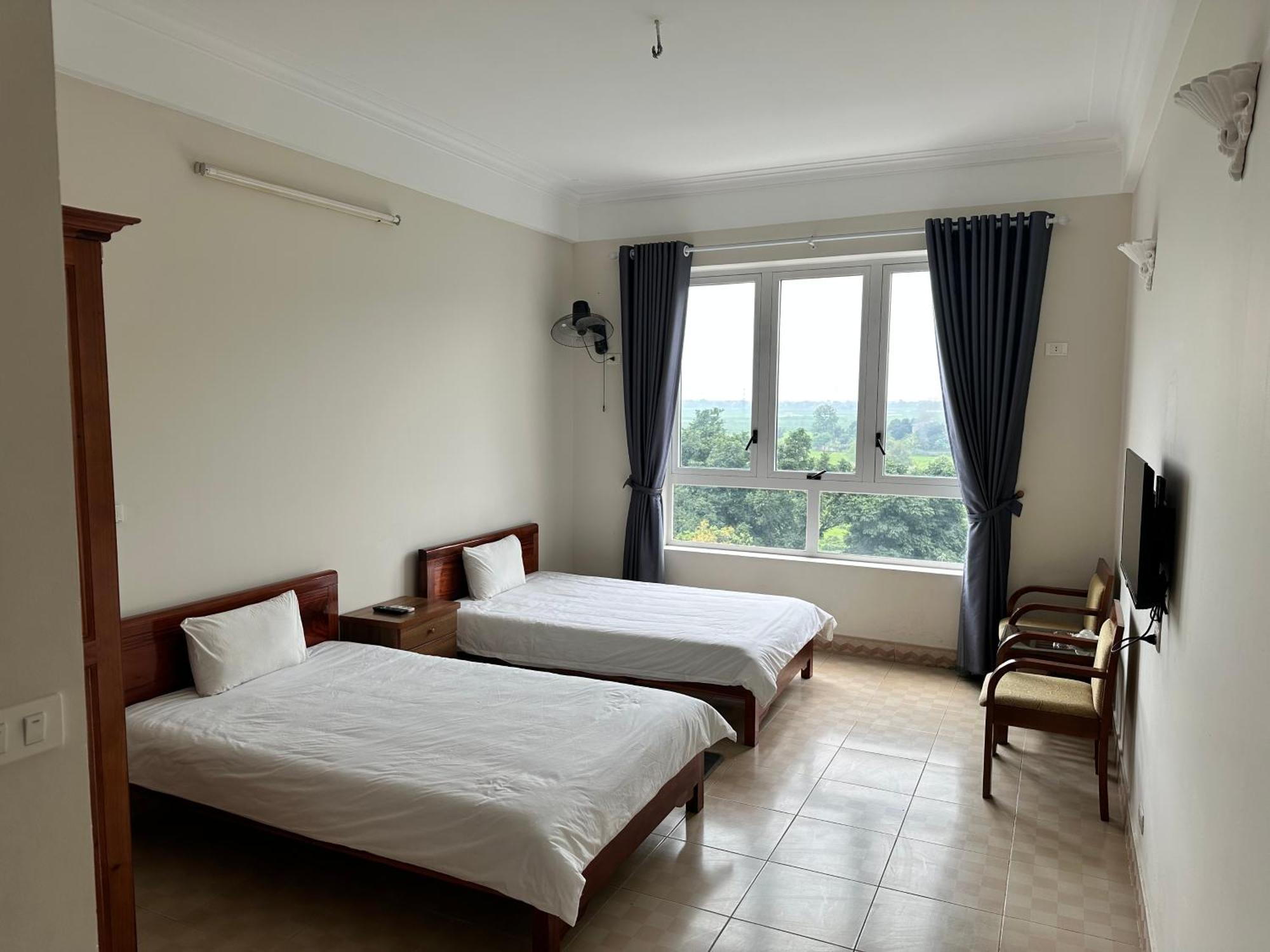 Thien Binh Hotel Hoa Binh ภายนอก รูปภาพ