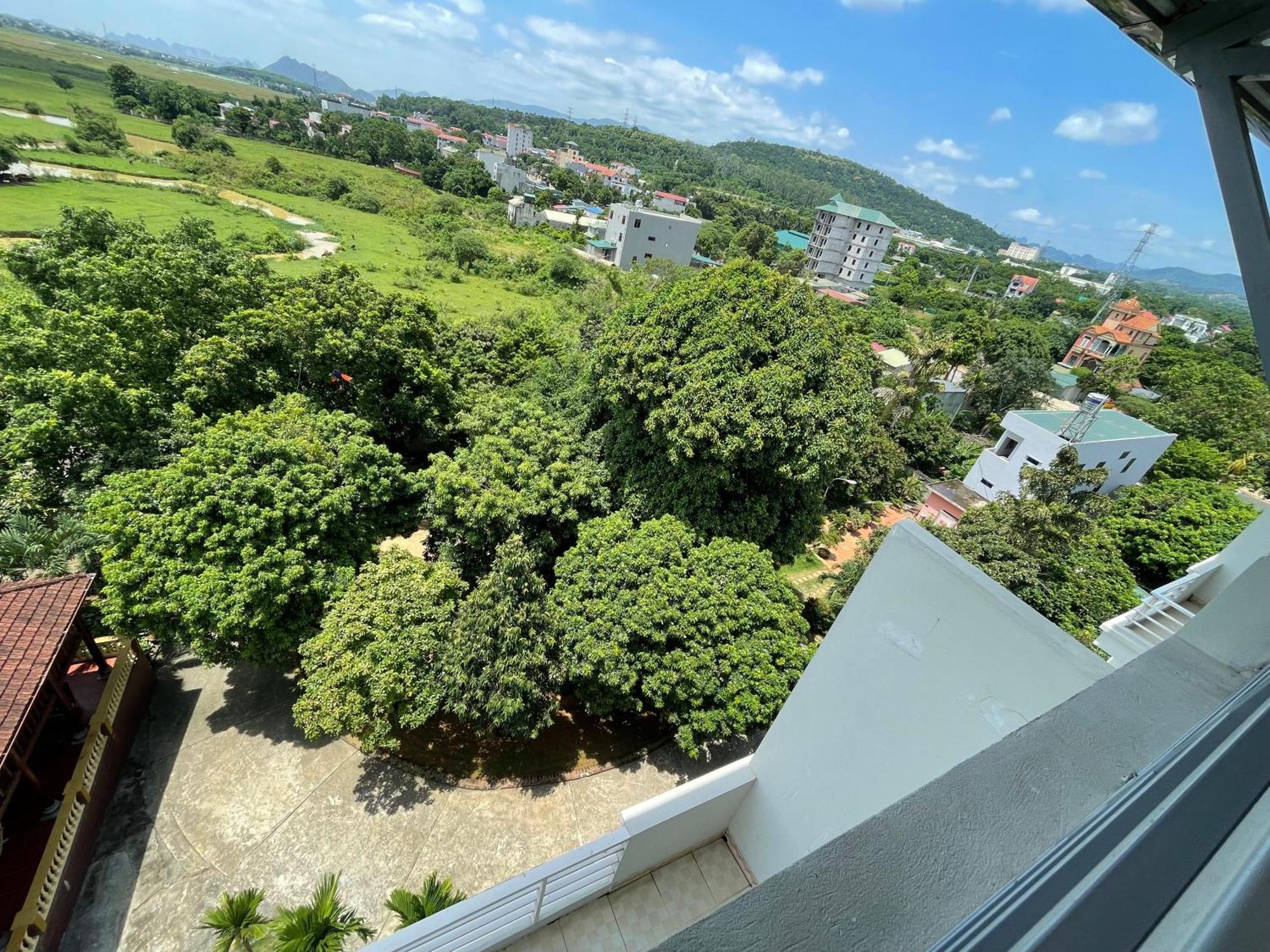 Thien Binh Hotel Hoa Binh ภายนอก รูปภาพ